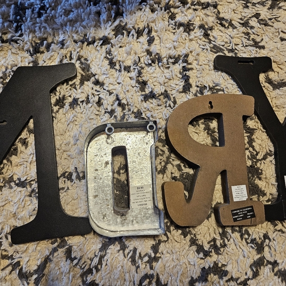 Rustic Laundry Sign Decor - Picture 3 of 3